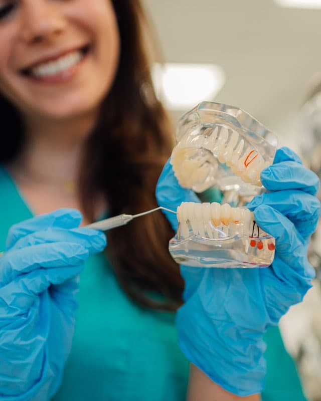 Tratamientos de periodoncia y endodoncia en Clínica Dentalbeth